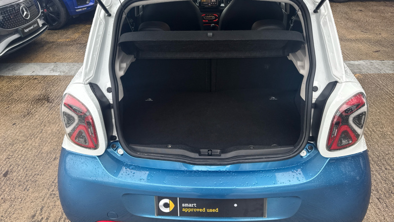 Smart EQ forfour hatchback 60kW EQ Exclusive 17kWh 5dr Auto [22kWch] Electric Hatchback